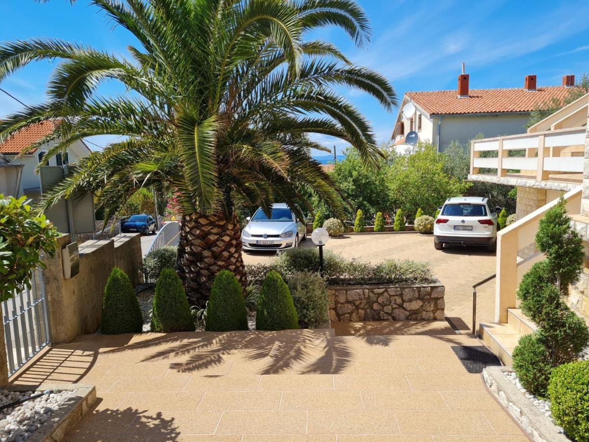 Apartments With A Parking Space Lun, Pag - 4062 룬 외부 사진