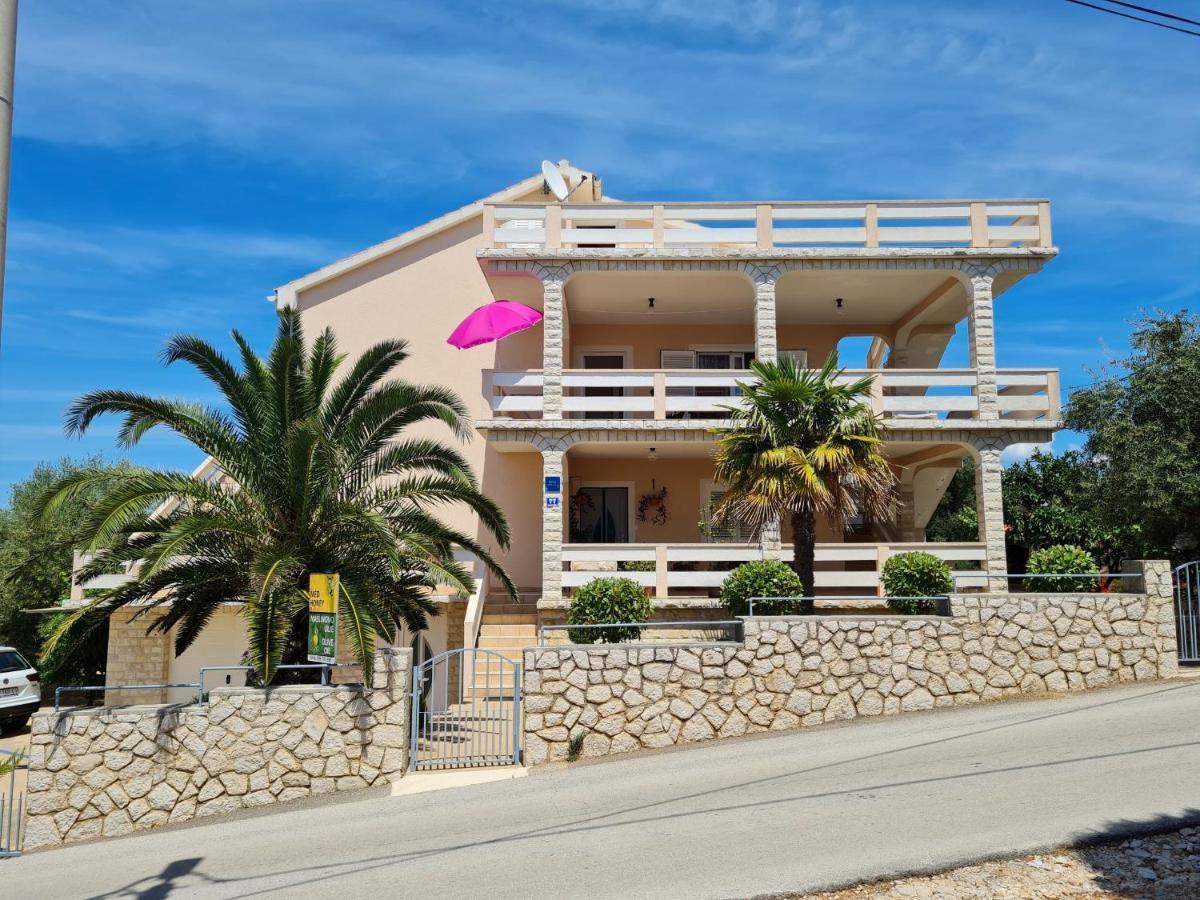 Apartments With A Parking Space Lun, Pag - 4062 룬 외부 사진