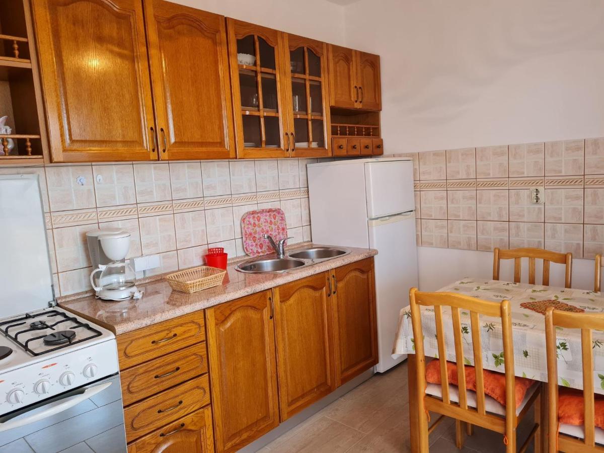 Apartments With A Parking Space Lun, Pag - 4062 룬 외부 사진