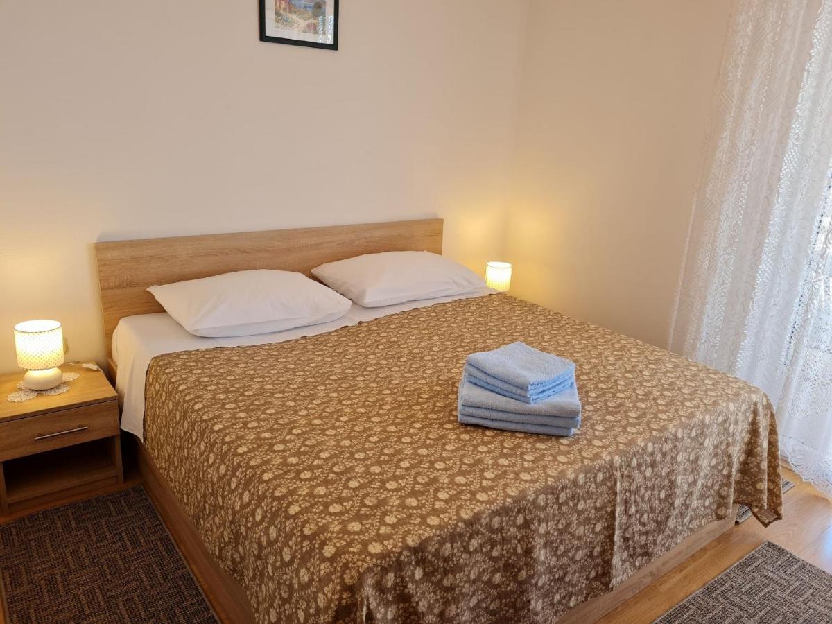 Apartments With A Parking Space Lun, Pag - 4062 룬 외부 사진